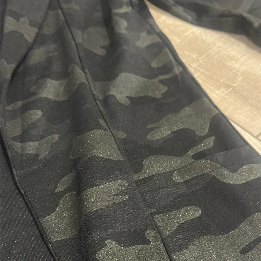 Camouflage Women's Jacket - Picture 2 of 5